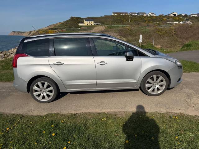 2012 Peugeot 5008 1.6 HDi 112 Allure 5dr